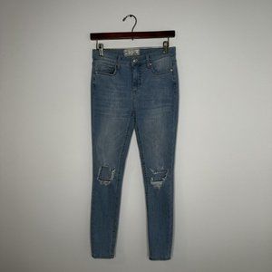 Free People Women's Size 26 Skinny Distressed Light Wash Denim Jeans